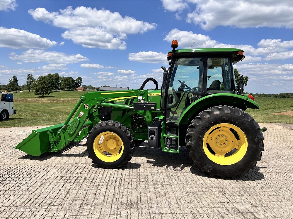 2018 John Deere 5090M