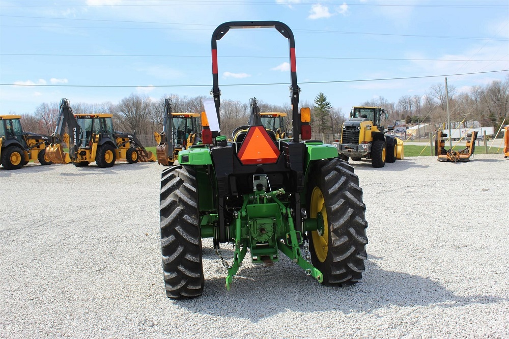 2019 John Deere 4044M