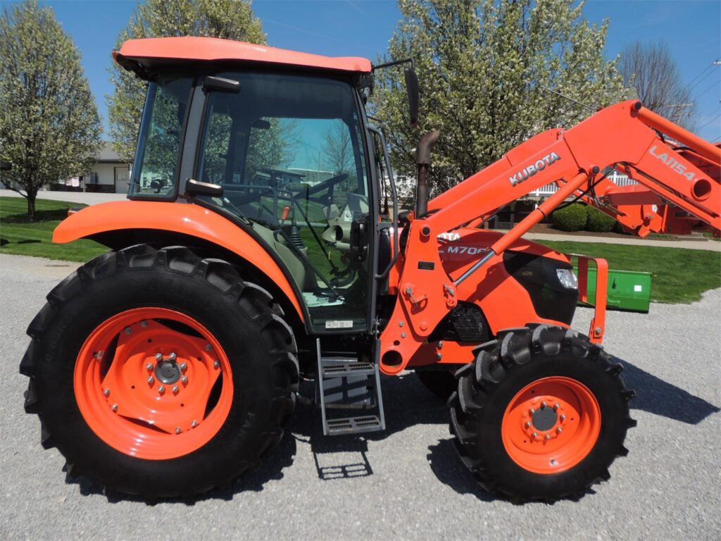 2017 Kubota M7060