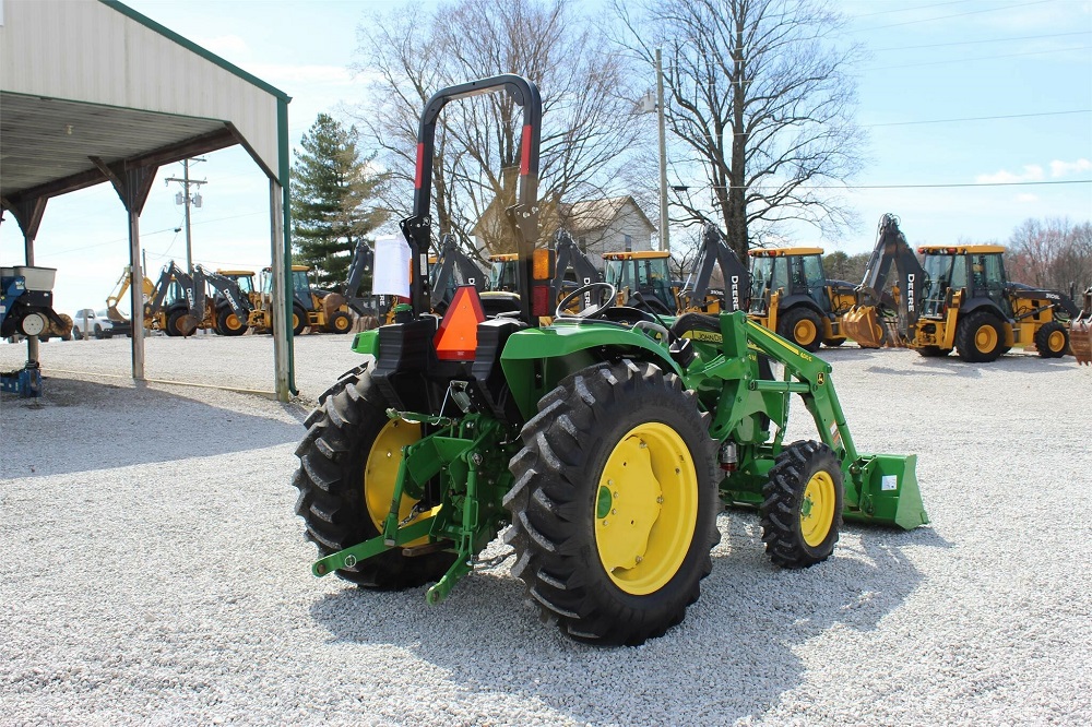 2019 John Deere 4044M