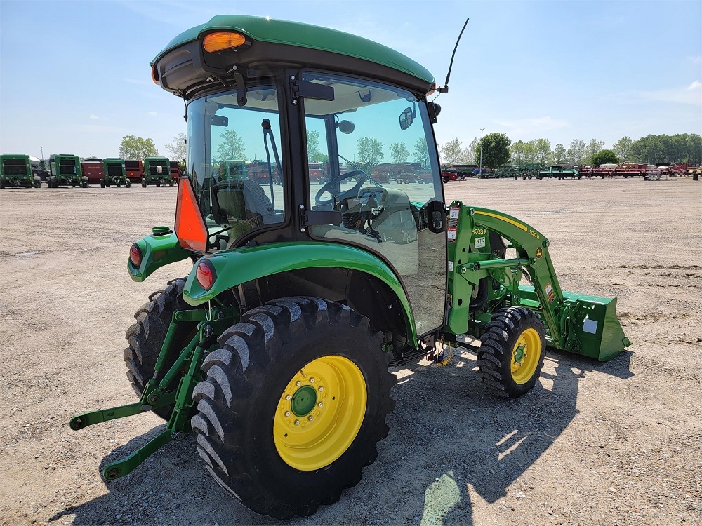 2019 John Deere 3033R