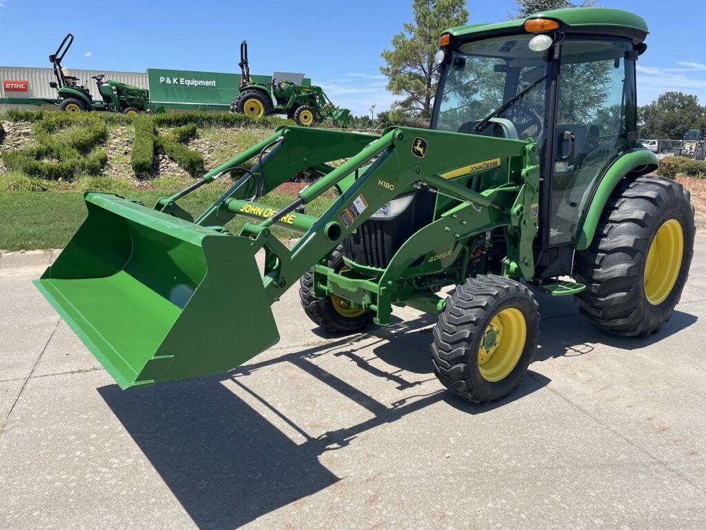 2015 John Deere 4066R