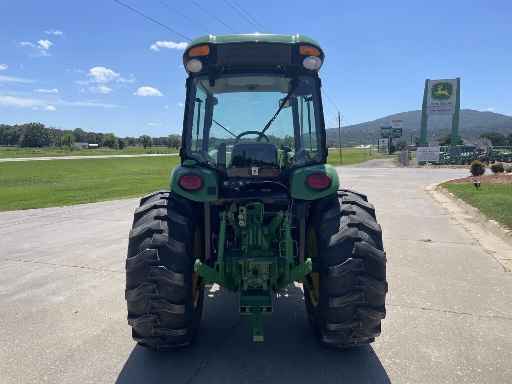 2015 John Deere 4066R