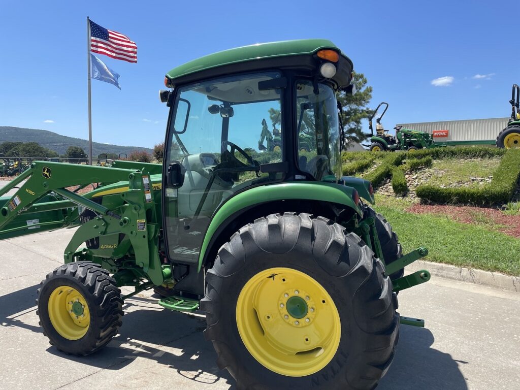 2015 John Deere 4066R