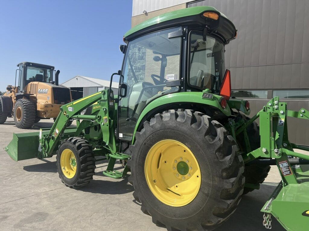 2022 John Deere 4052R