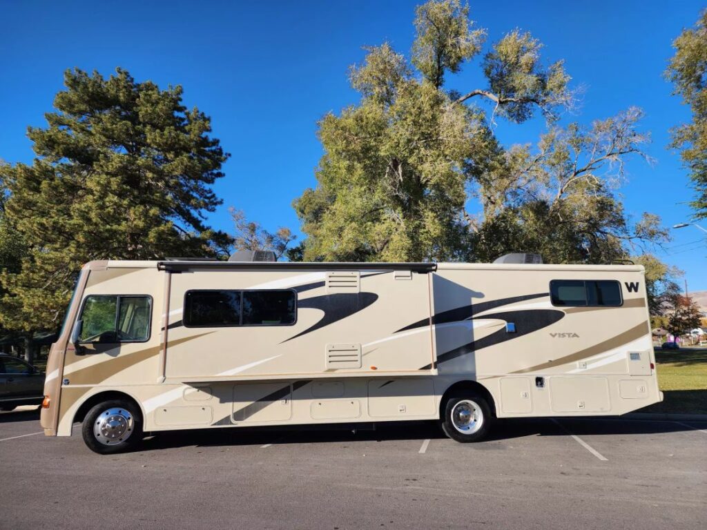 2015 Winnebago Vista 36Y